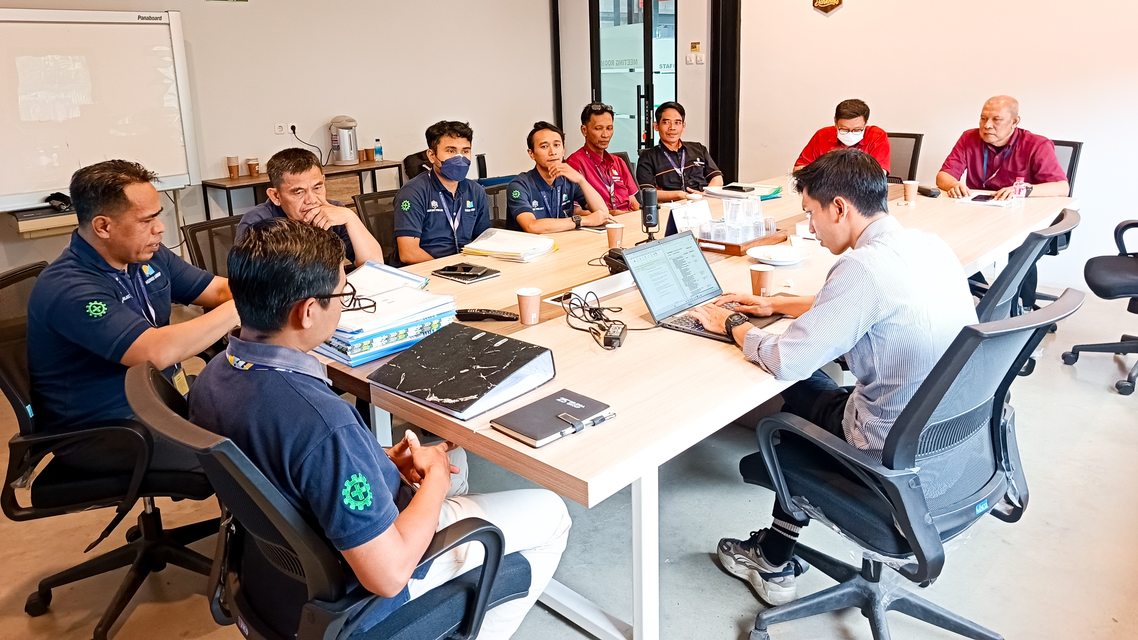 Kolaborasi tim automotive